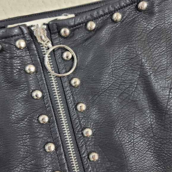 Molly Green Black Faux Leather Floral Embroidery Skirt Studs Zipper Front Size S - Picture 6 of 15